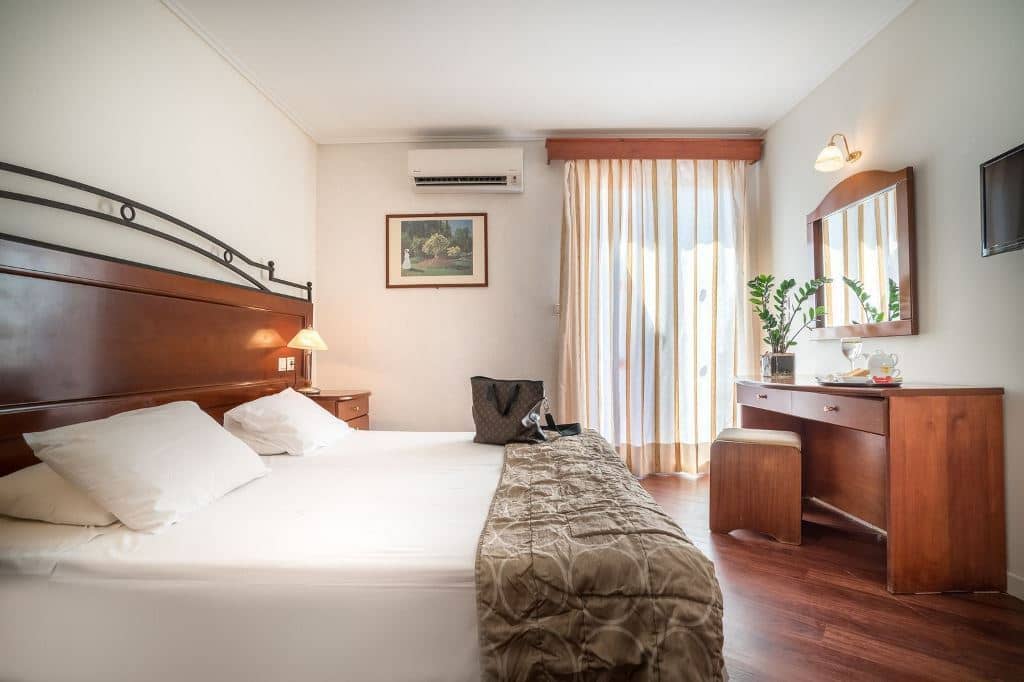 rooms-family-room-2-bedrooms