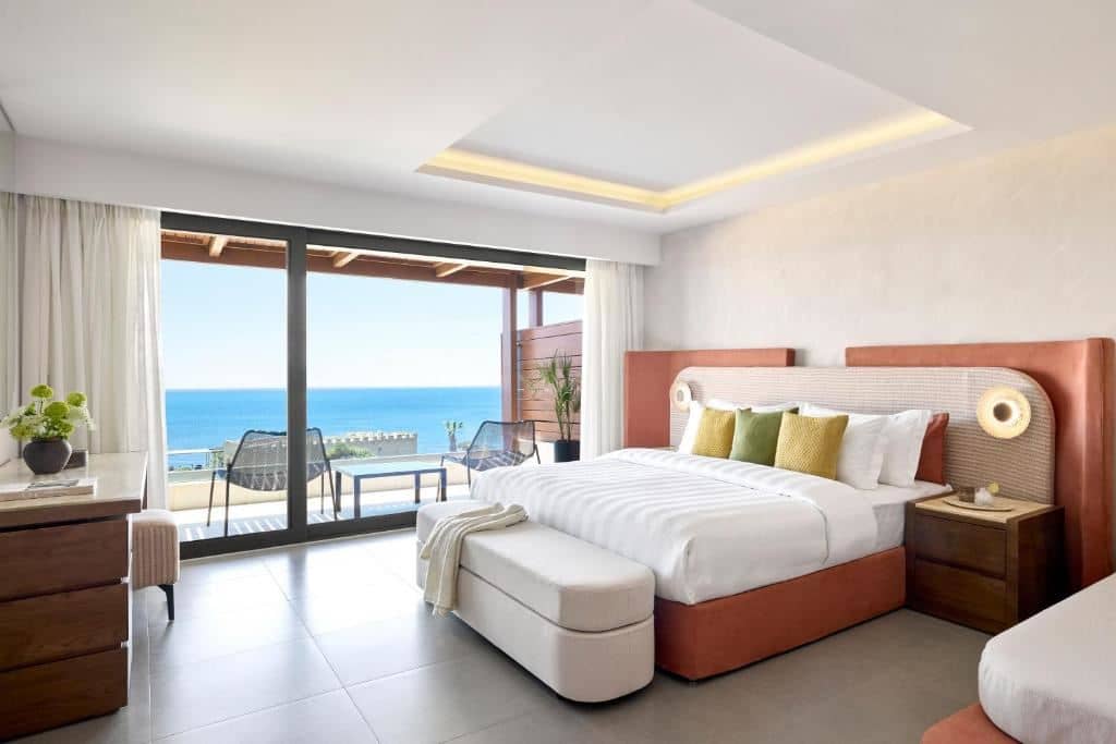 rooms-superior-deluxe-room-sea-view