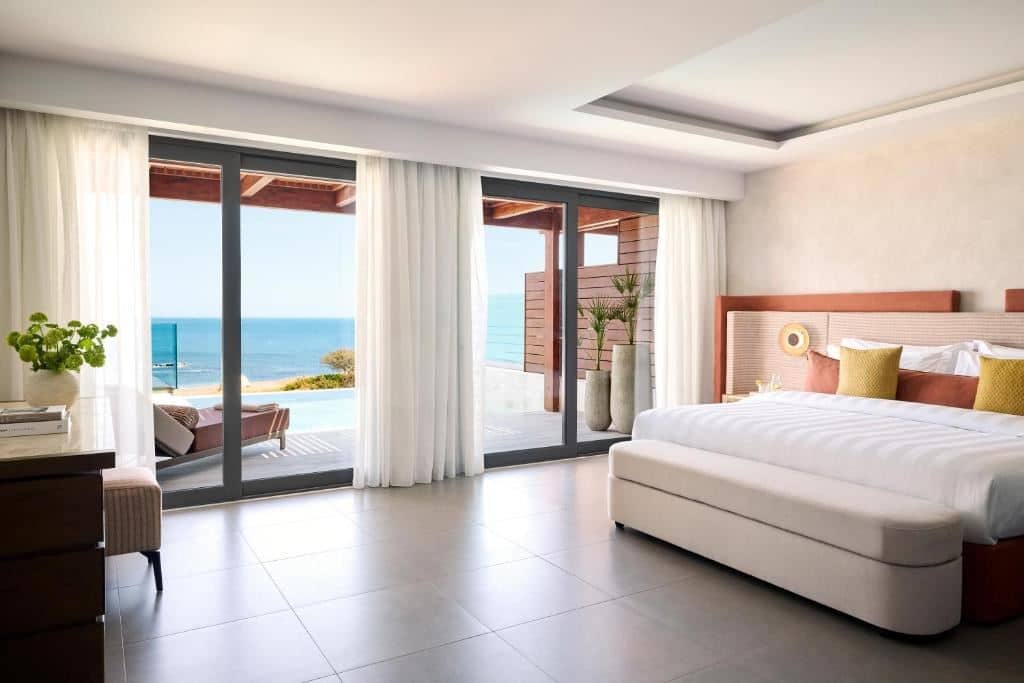 rooms-meditteranean-suite-with-private-pool--sea-view