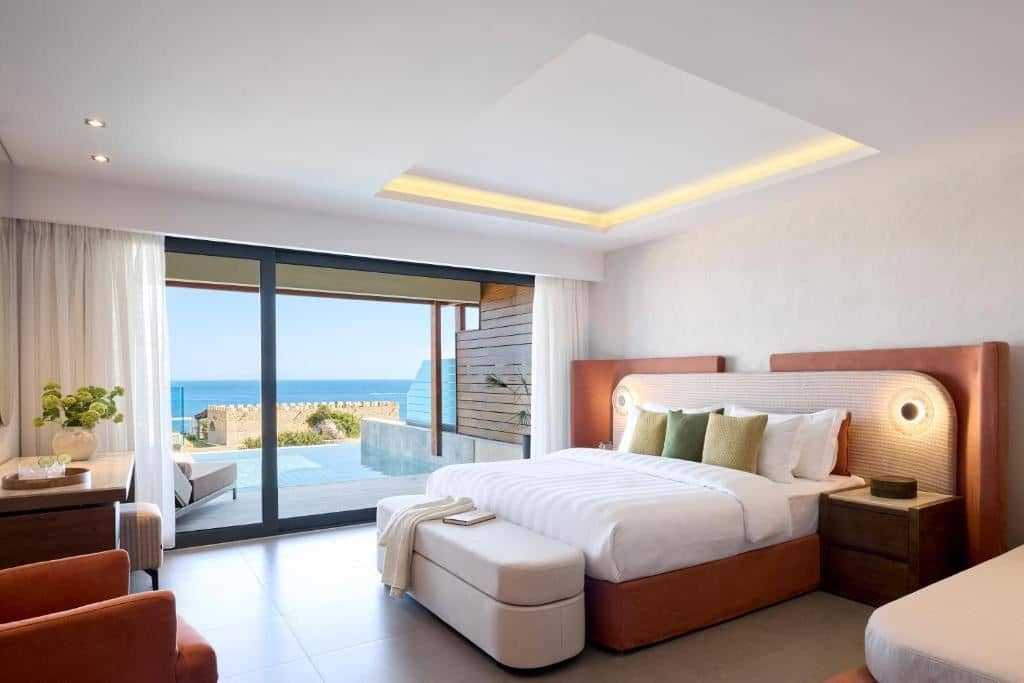 rooms-superior-junior-suite-with-private-pool--sea-view