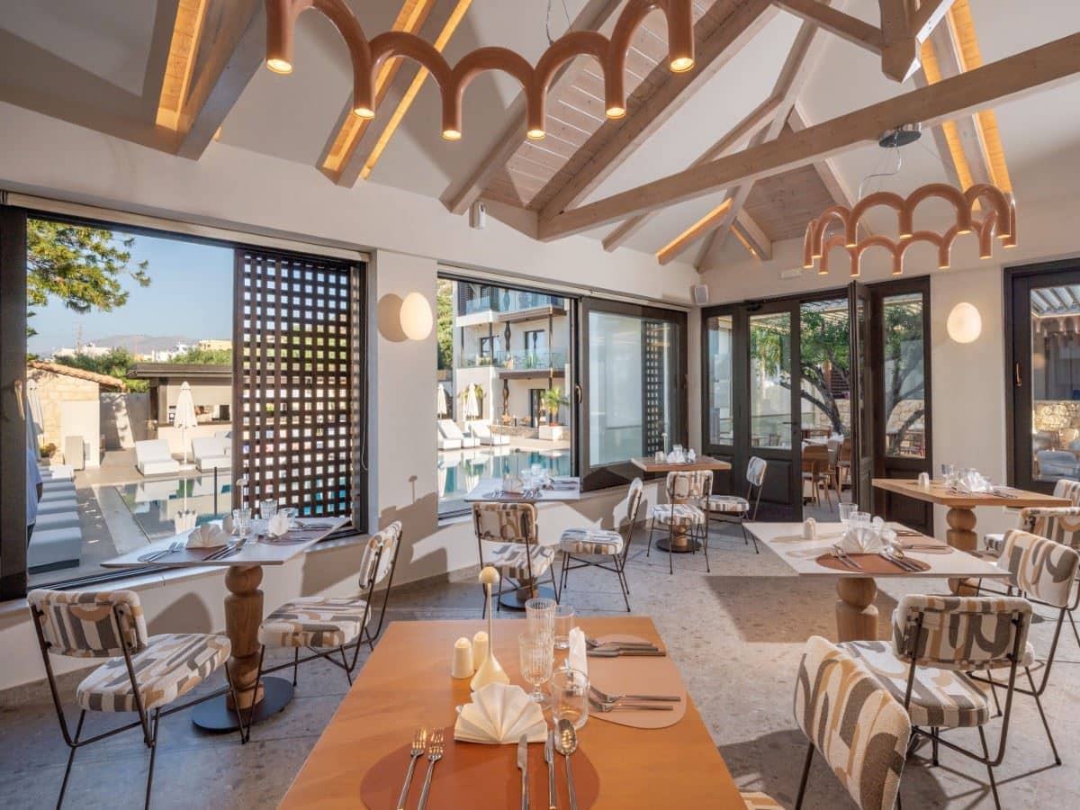restaurants-main-restaurant-at-cactus-village