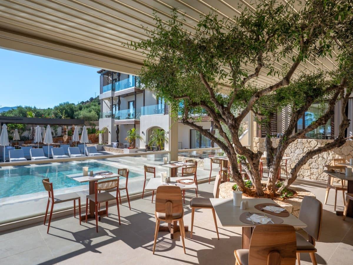 restaurants-main-restaurant-at-cactus-village