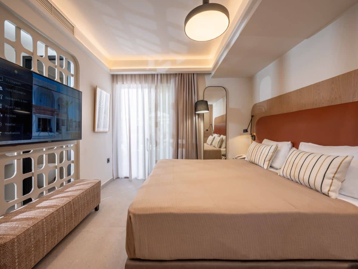 rooms-room-double-balcony-or-terrace