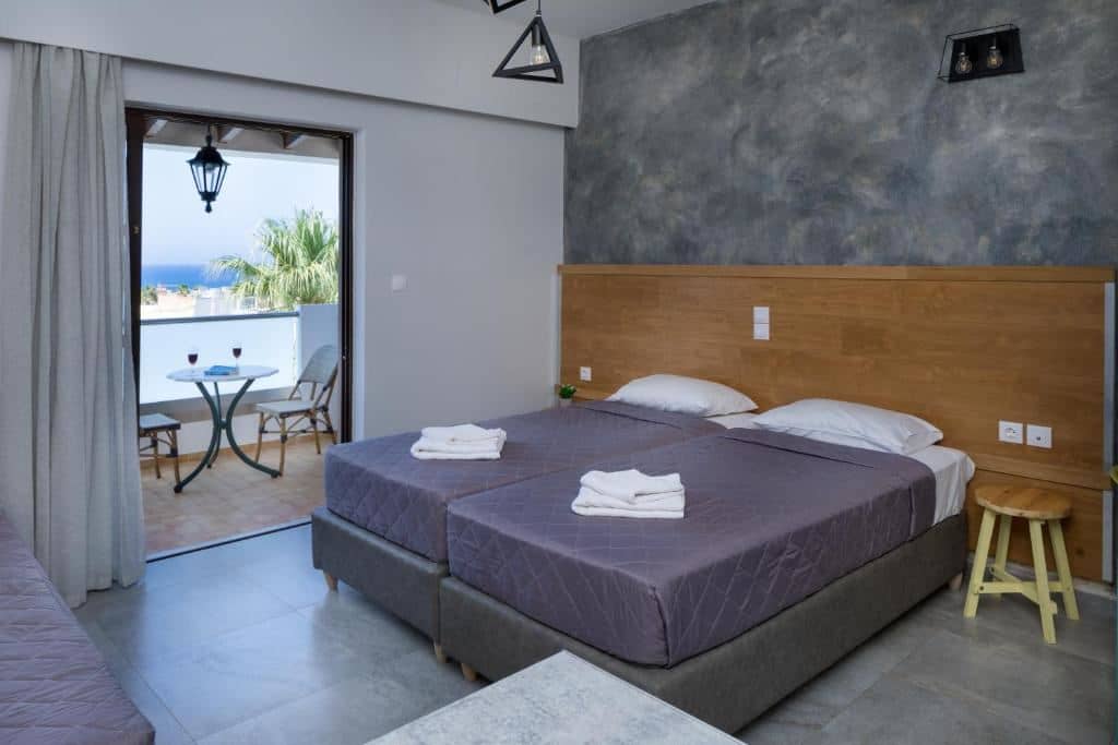 rooms-studio-superior-balcony-or-terrace