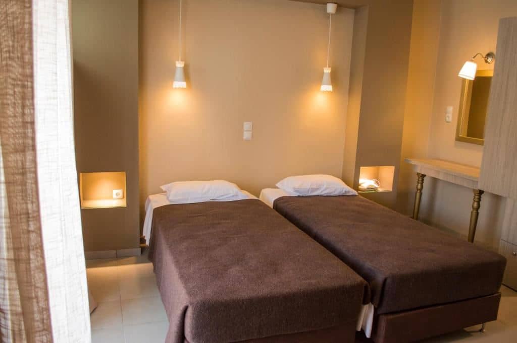 rooms-apartment-1-bedroom-balcony-or-terrace