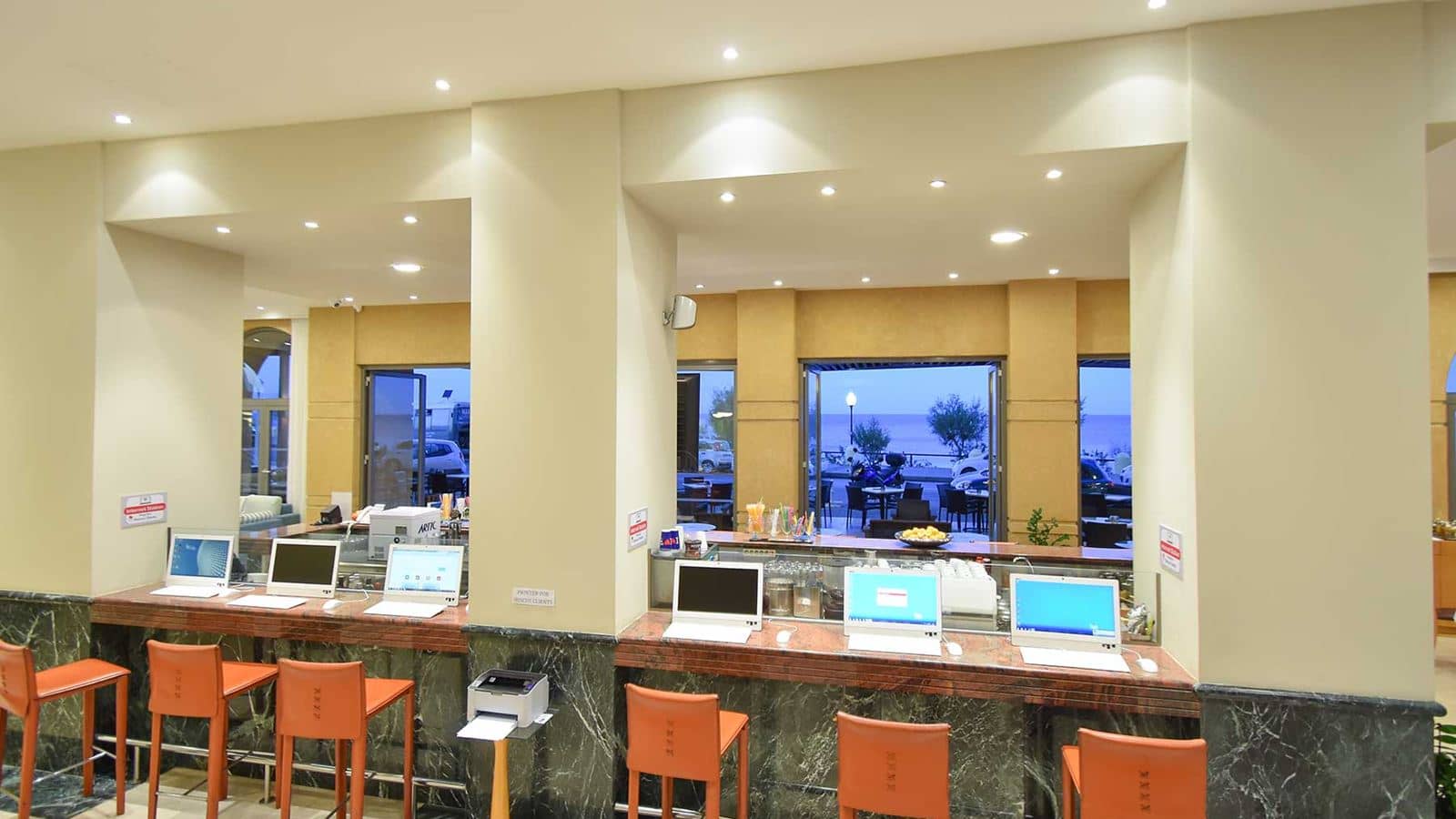 bars-main-bar