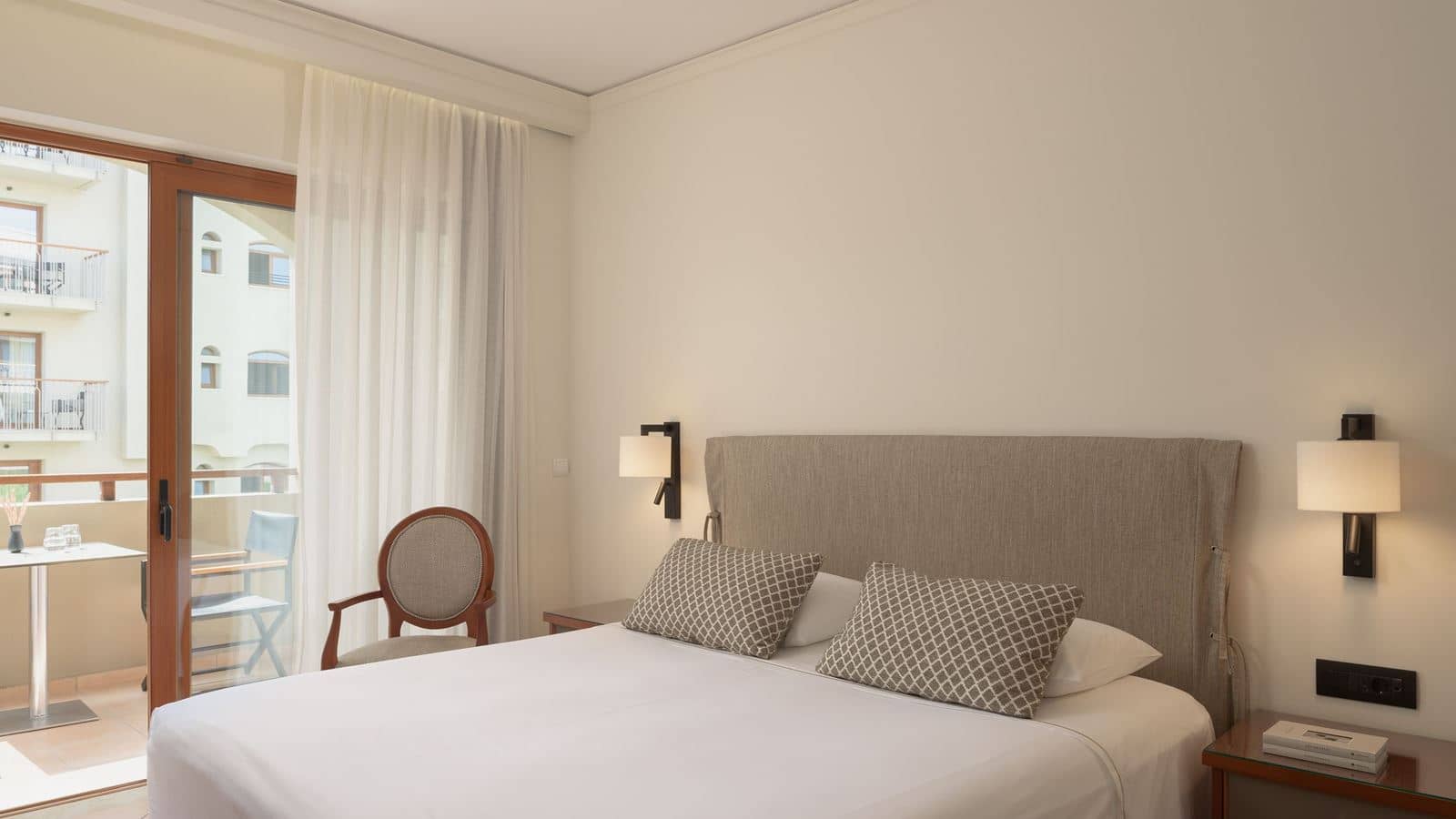 rooms-family-1-bedroom