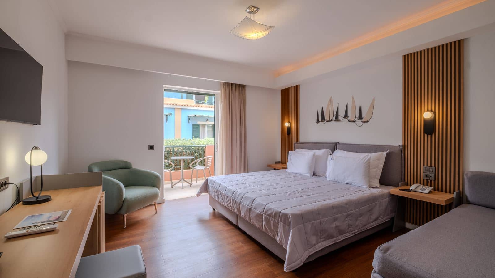 rooms-superior-room