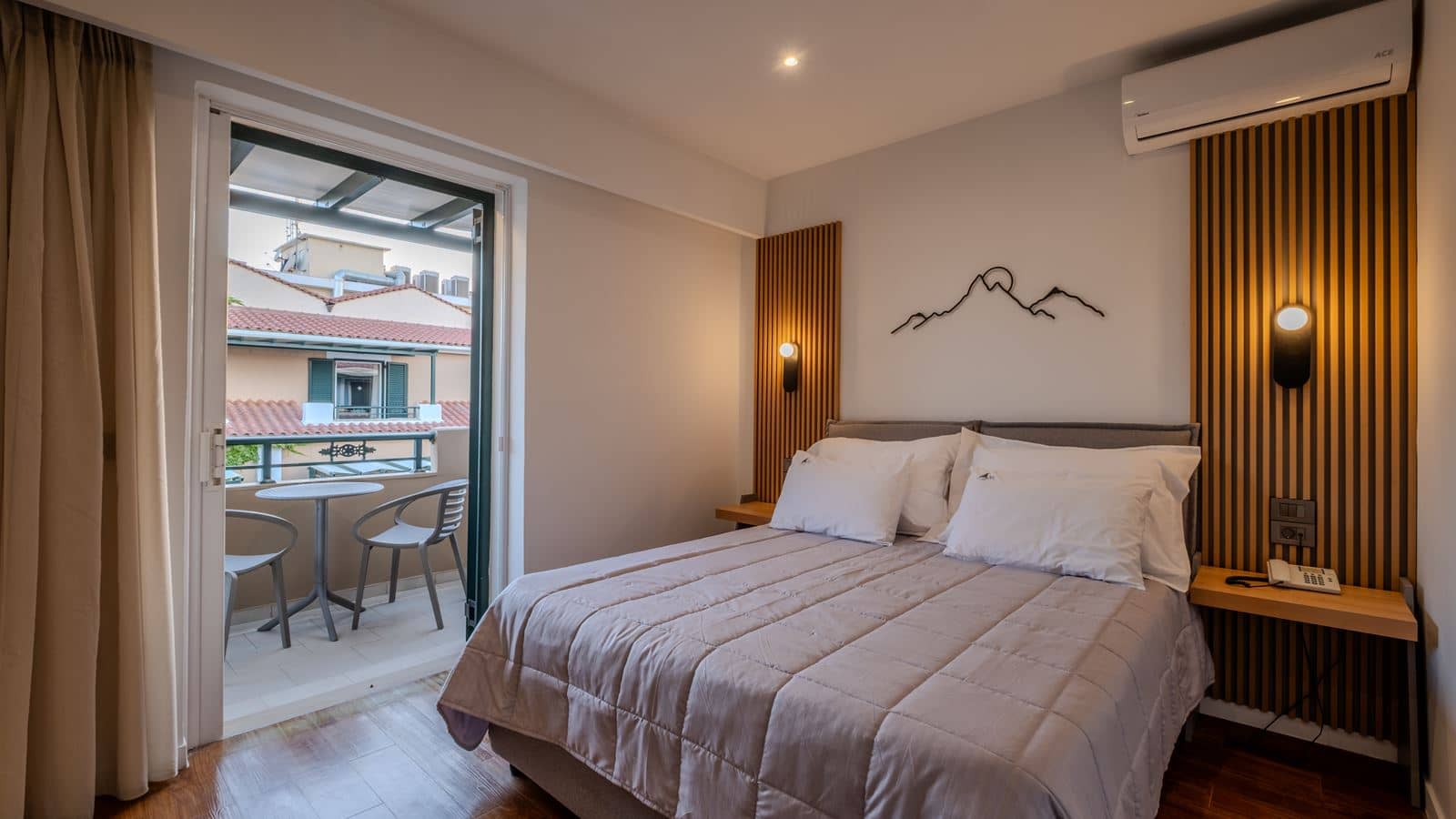 rooms-superior-family-room
