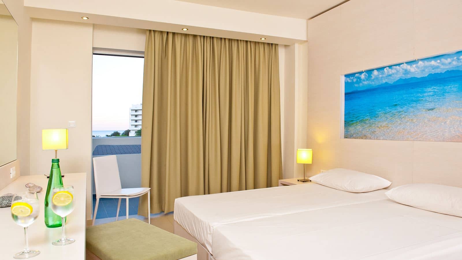 rooms-standard-room-mountain-view-balcony