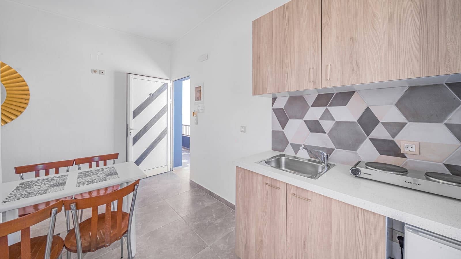 rooms-superior-apartment-triple-1 bedroom-balcony-or-terrace
