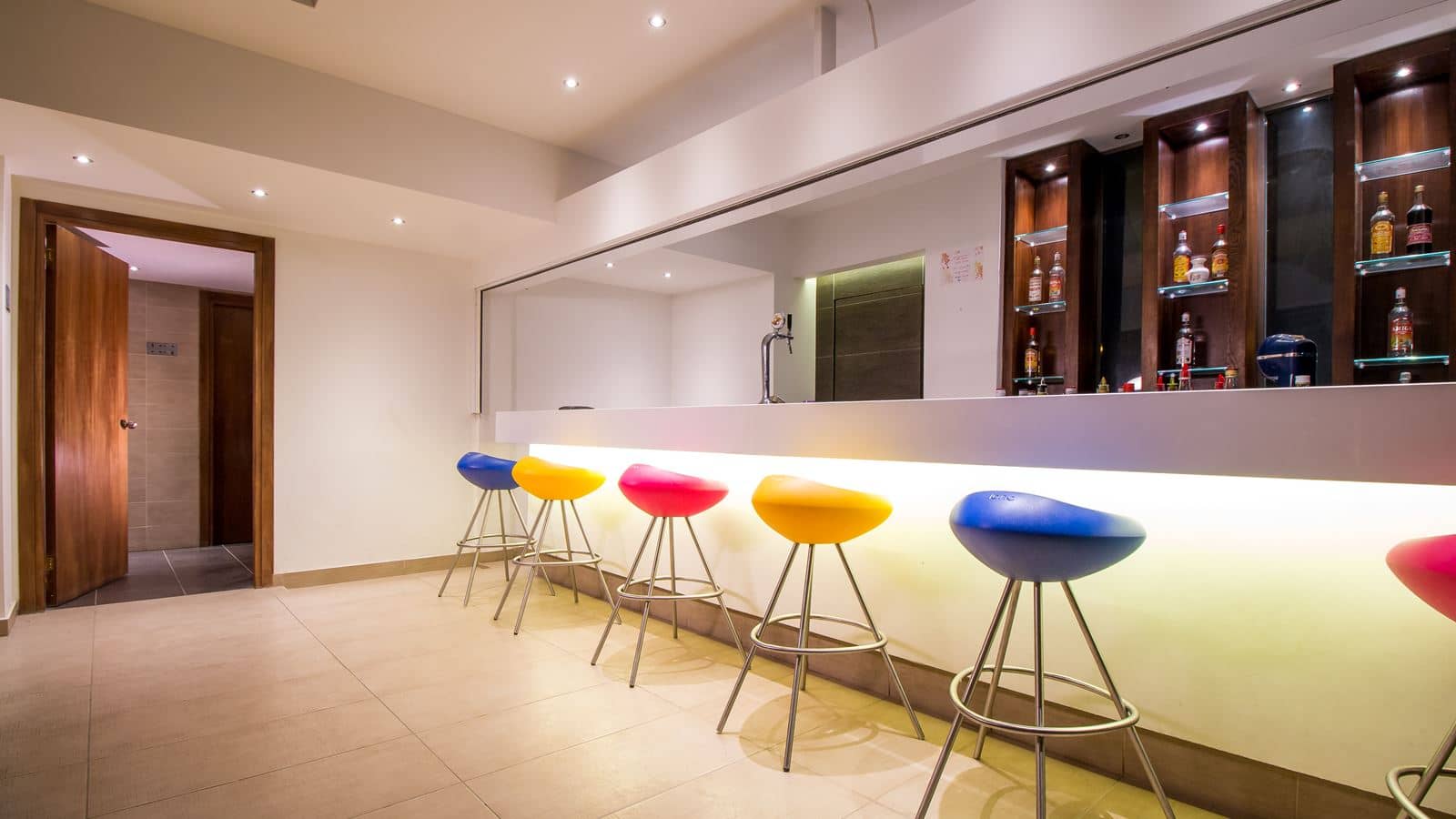 bars-main-bar