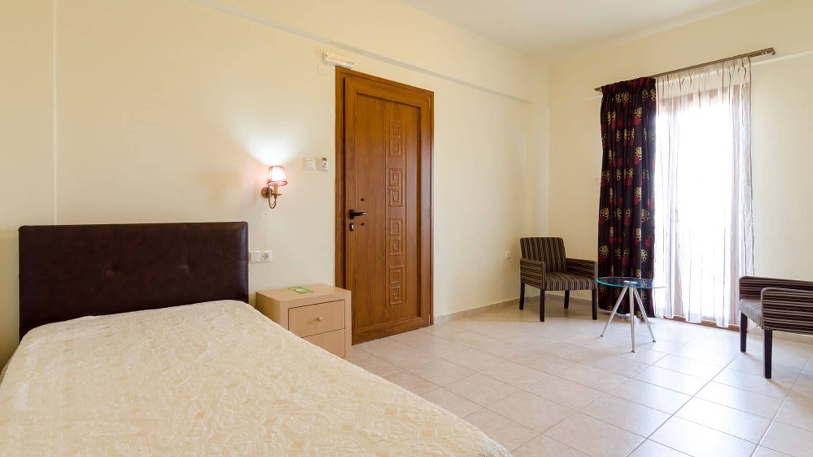 rooms-double-room-for-single-use