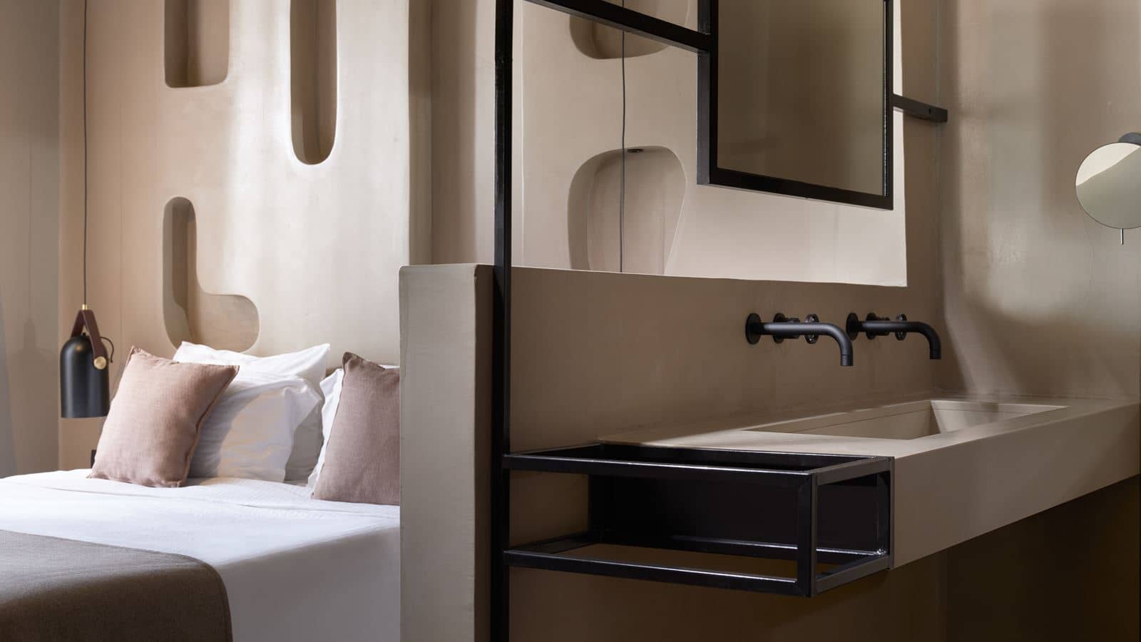 rooms-junior-suite-land-view