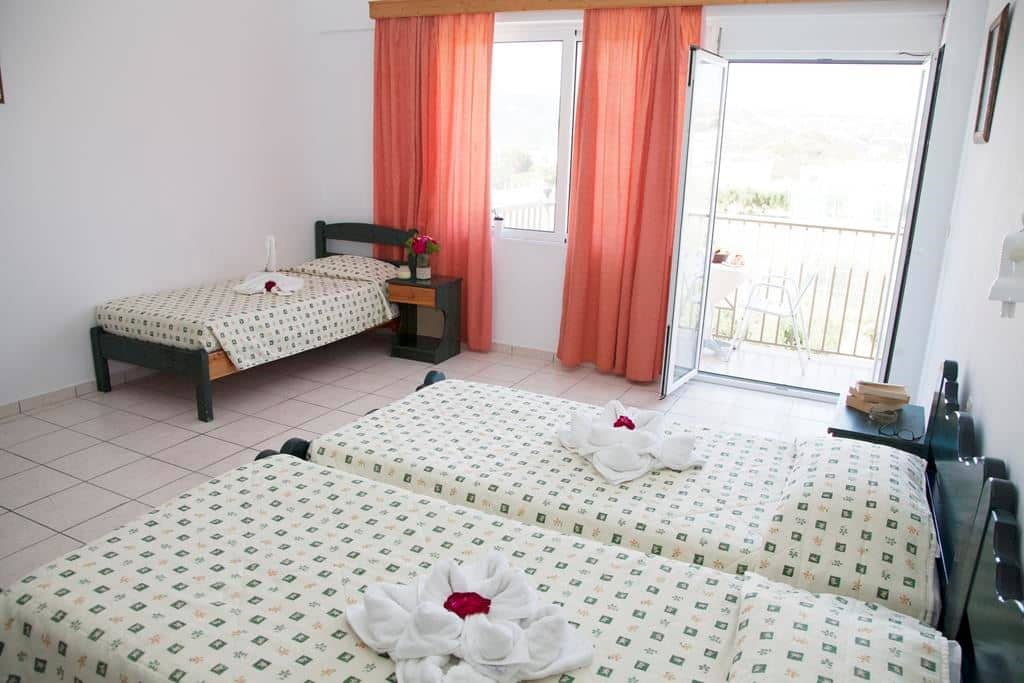 rooms-triple-room