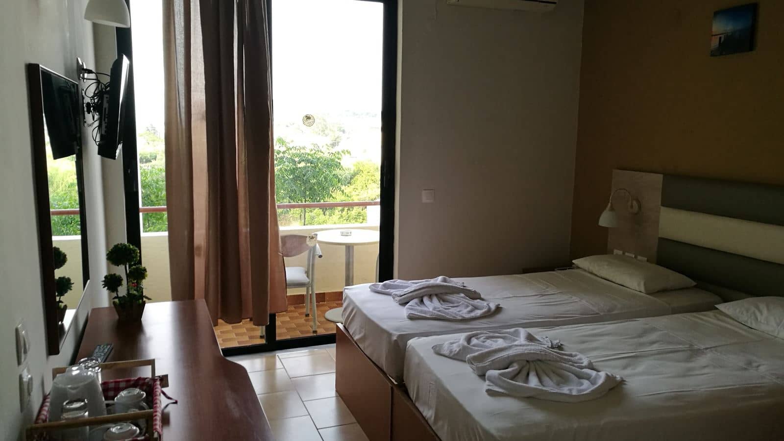 rooms-room-double-balcony