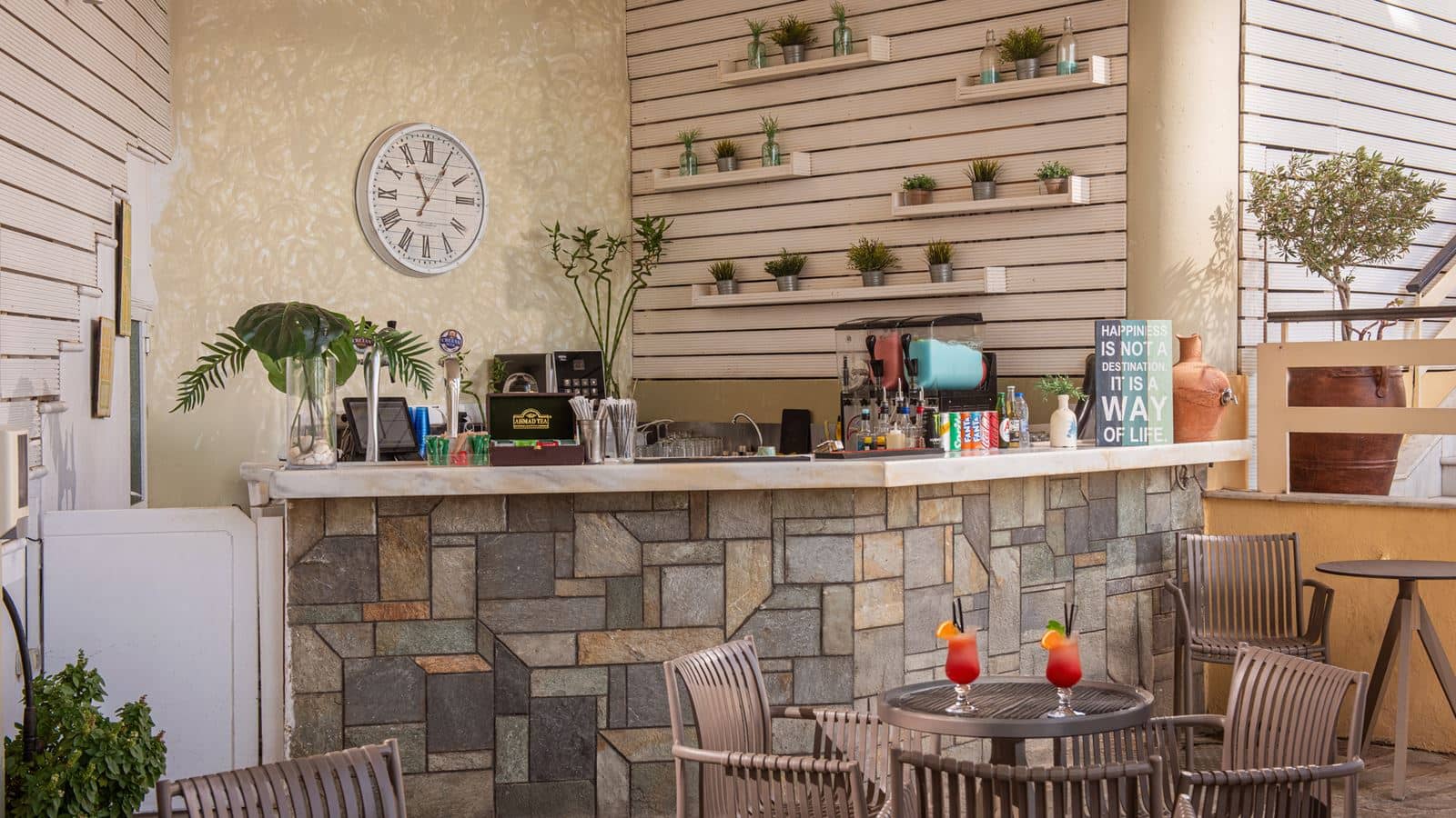 bars-evening-bar