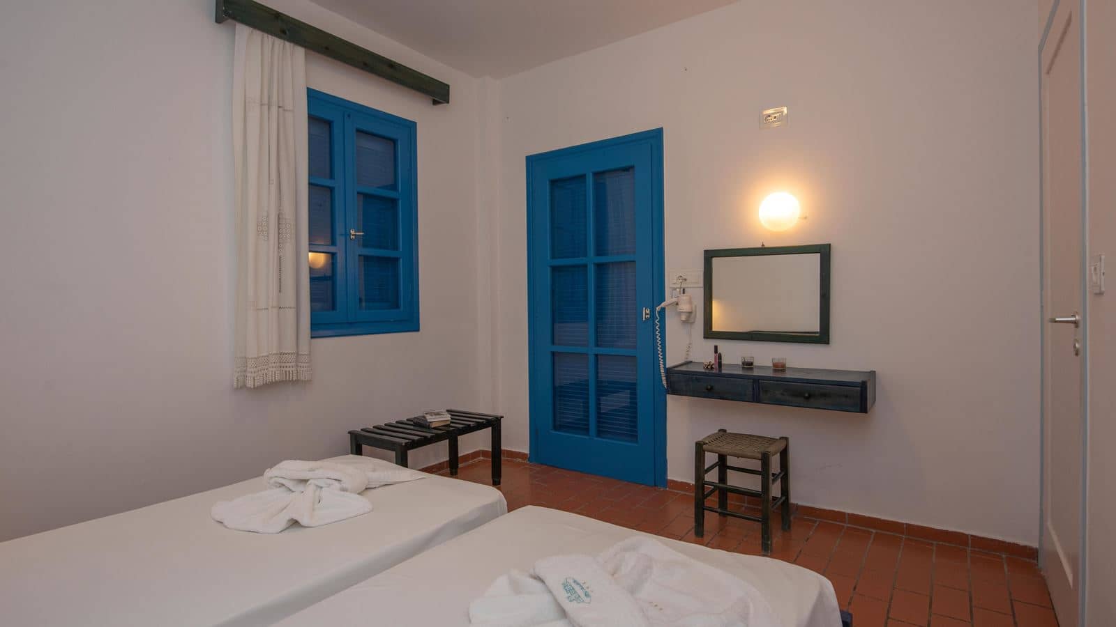 rooms-economy-suite-balcony-or-terrace