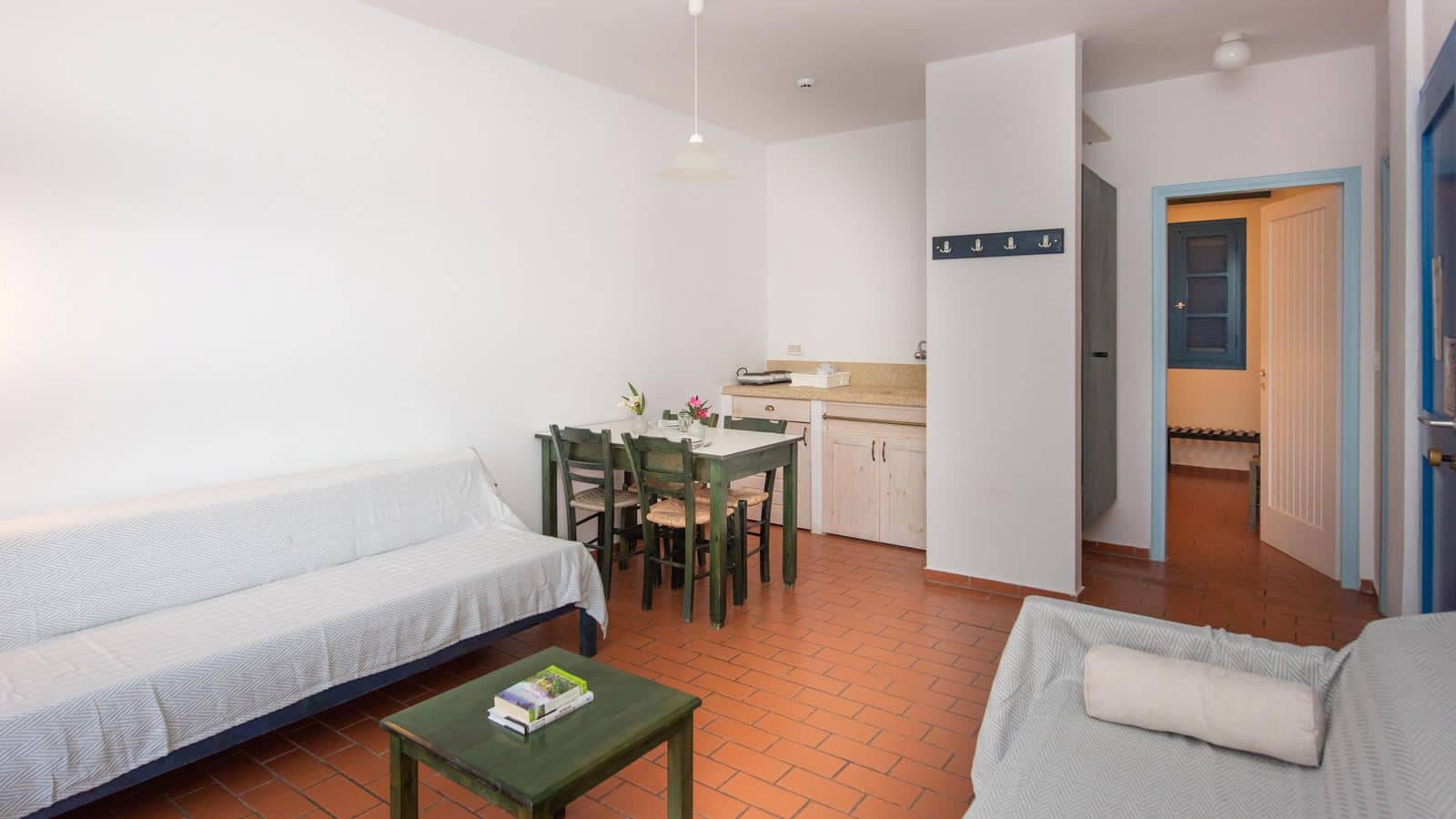 rooms-economy-suite-balcony-or-terrace