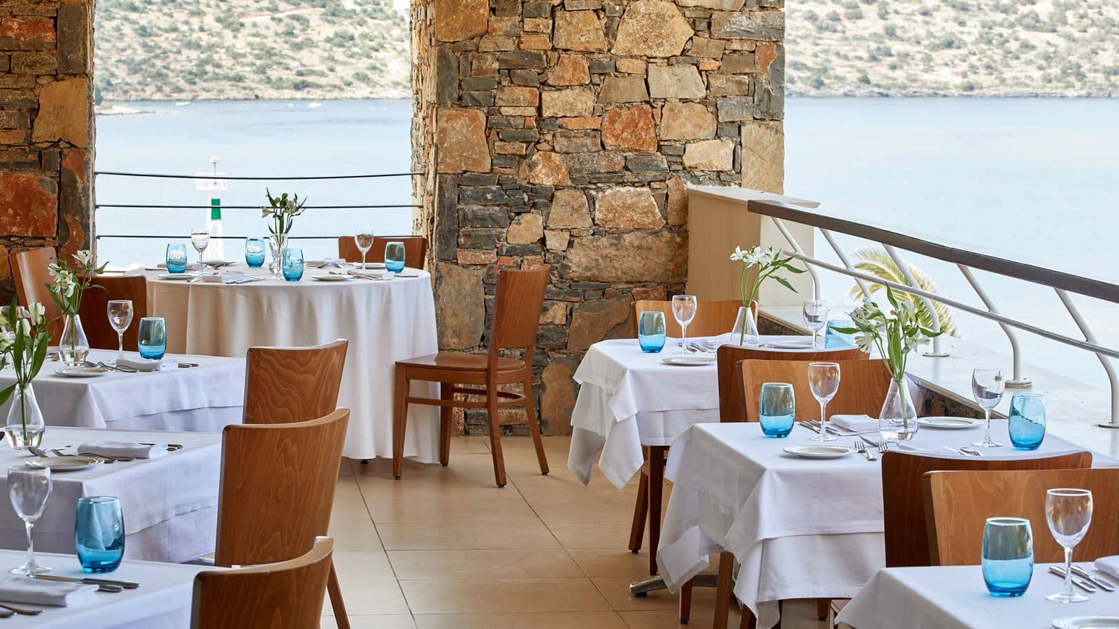 restaurants-amalthea-main-restaurant
