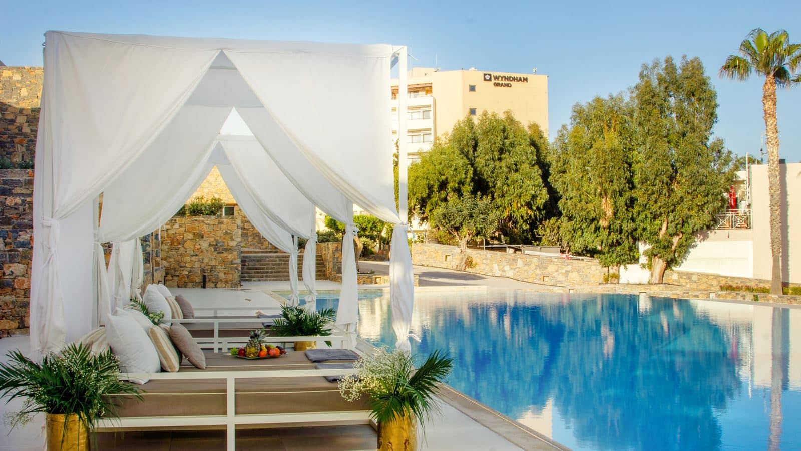 bars-bliss-pool-bar