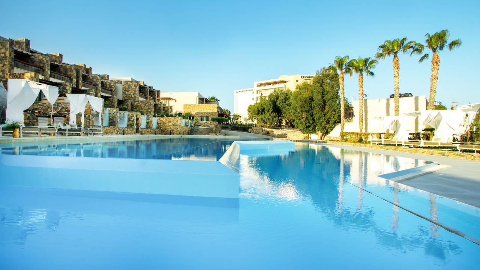 bars-bliss-pool-bar