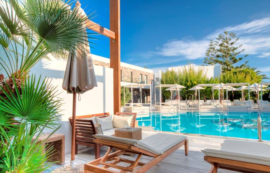 rooms-double-room-shared-pool