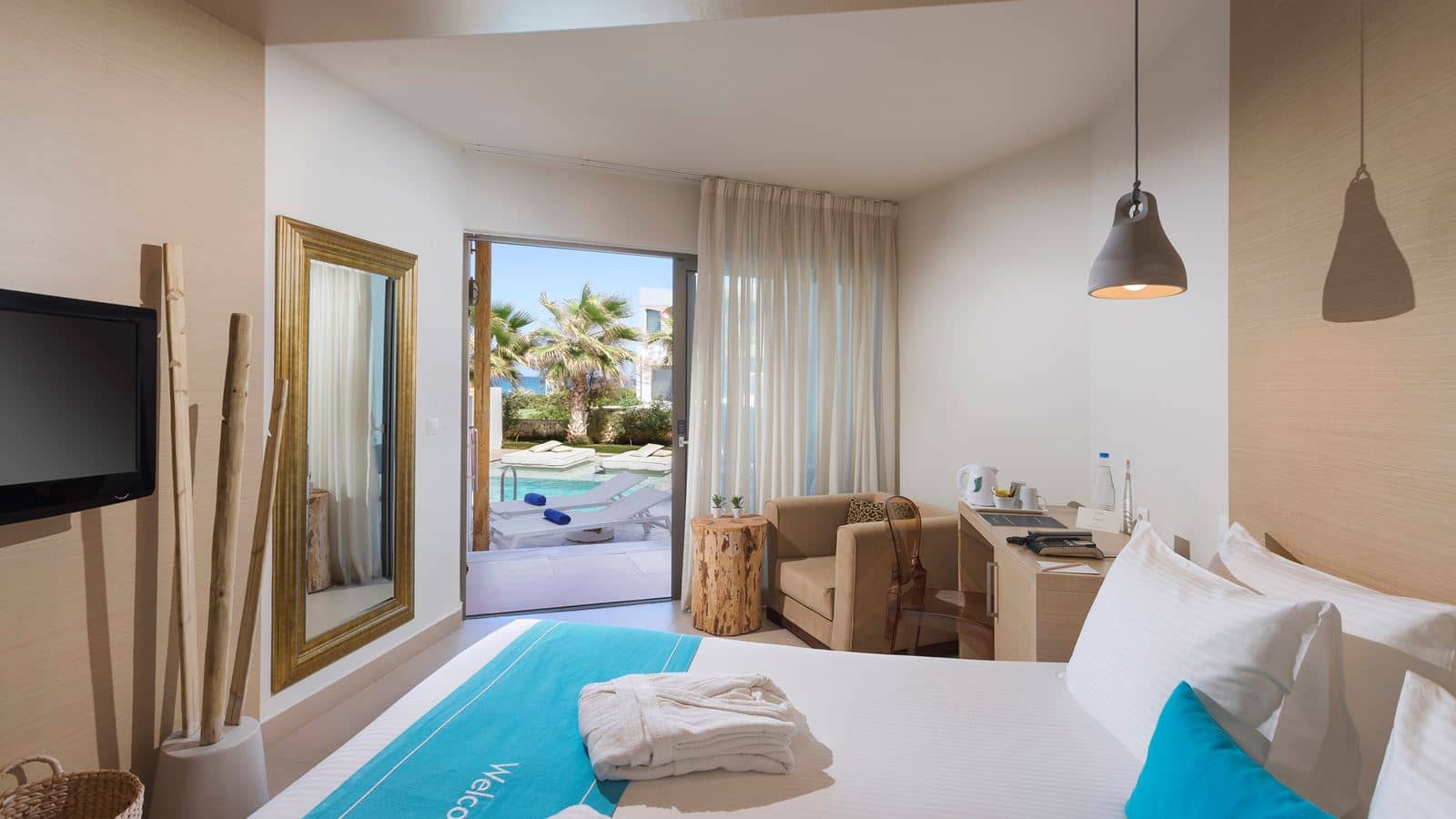 rooms-double-room-shared-pool