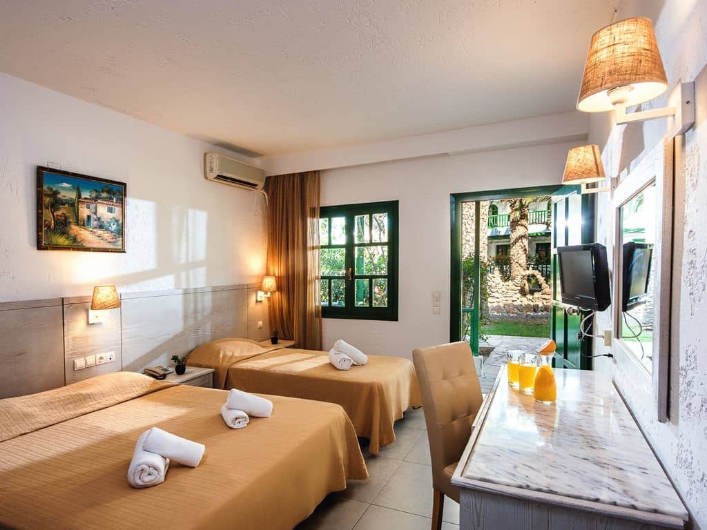 rooms-double-room-standard-garden-view