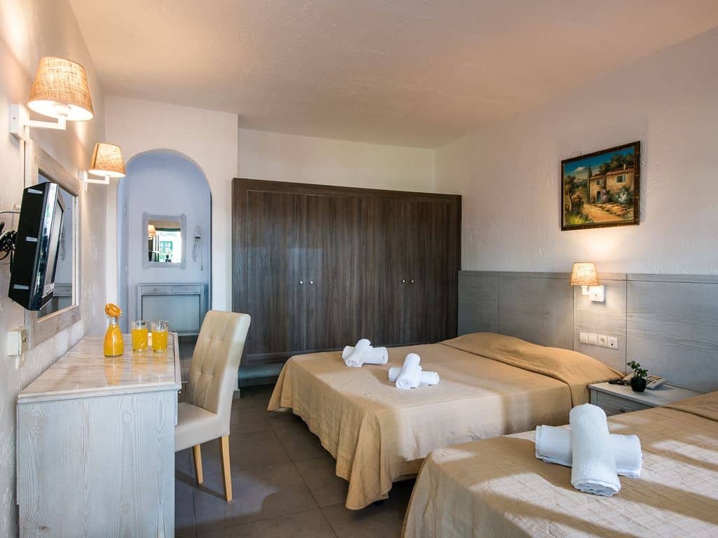 rooms-double-room-standard-garden-view