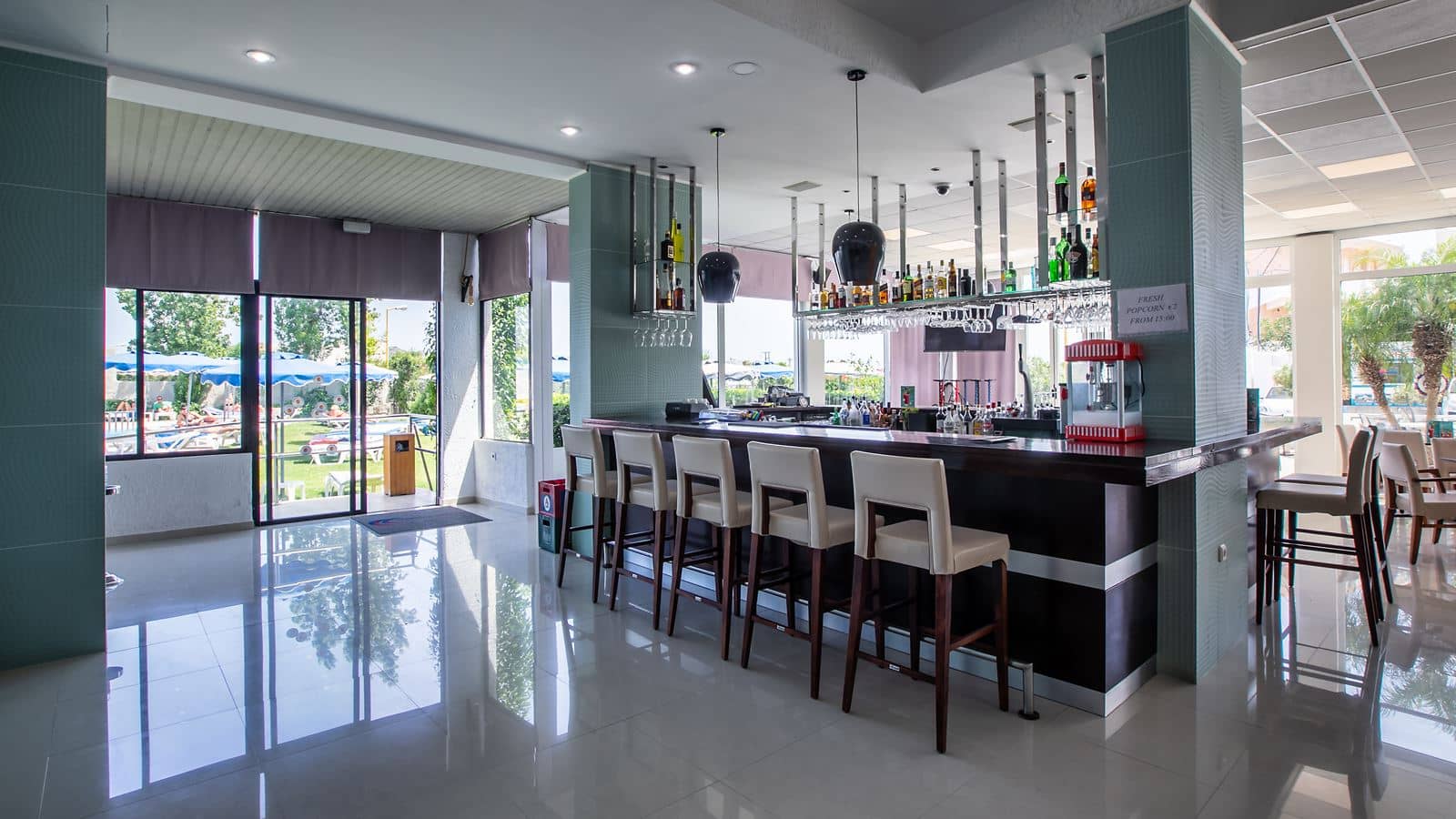 bars-main-bar