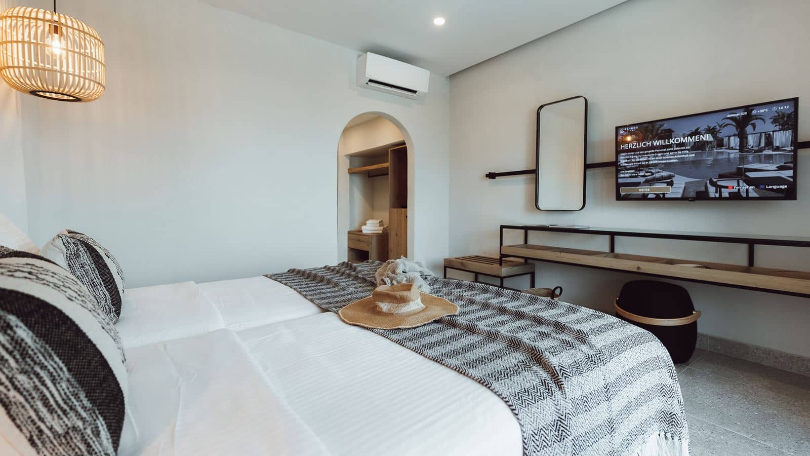 rooms-room-superior-double-sea-view