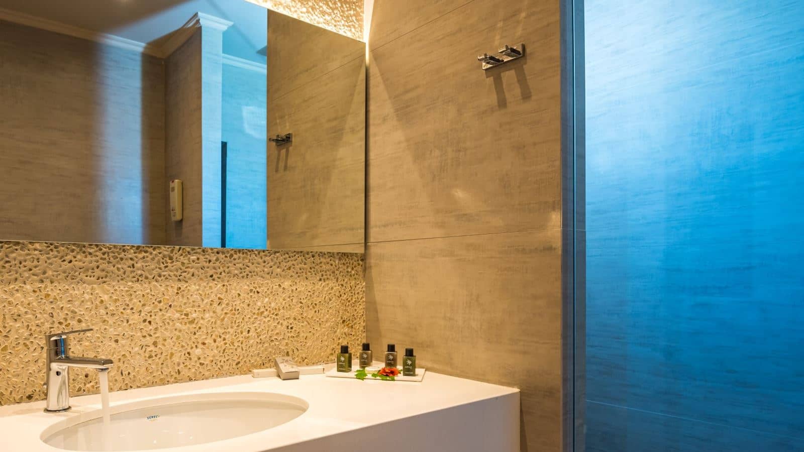 rooms-superior-suite-sea-view-private-pool
