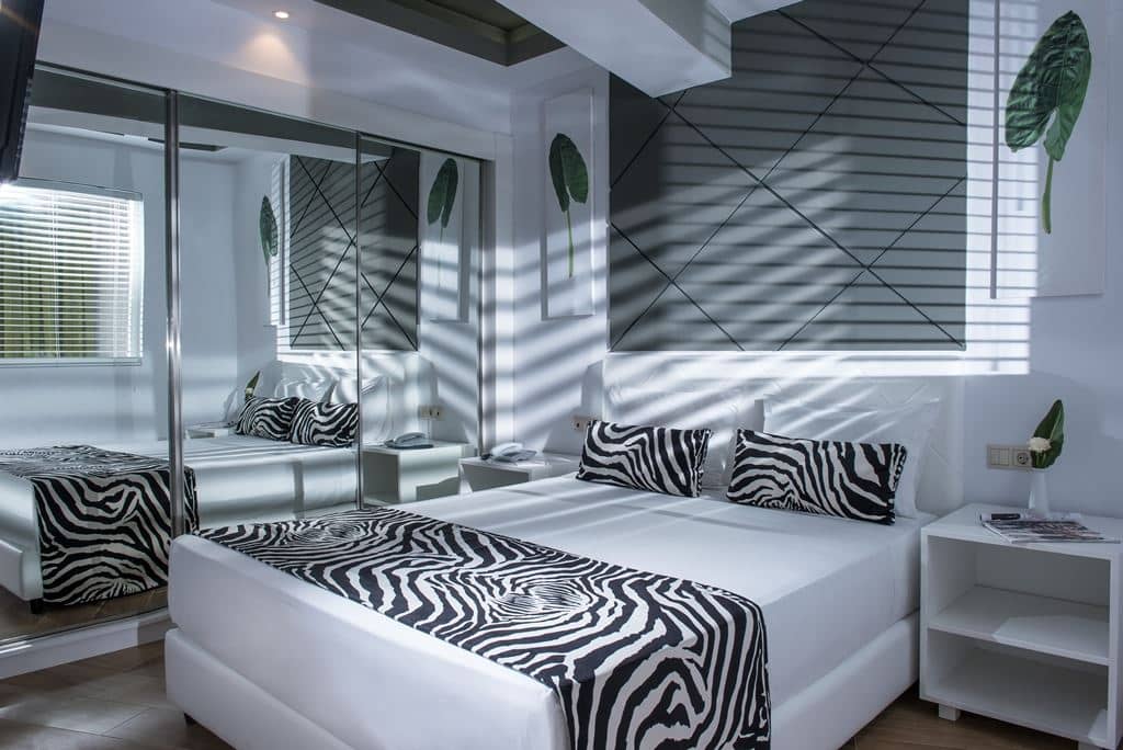 rooms-family-superior-2-bedrooms-balcony-or-terrace