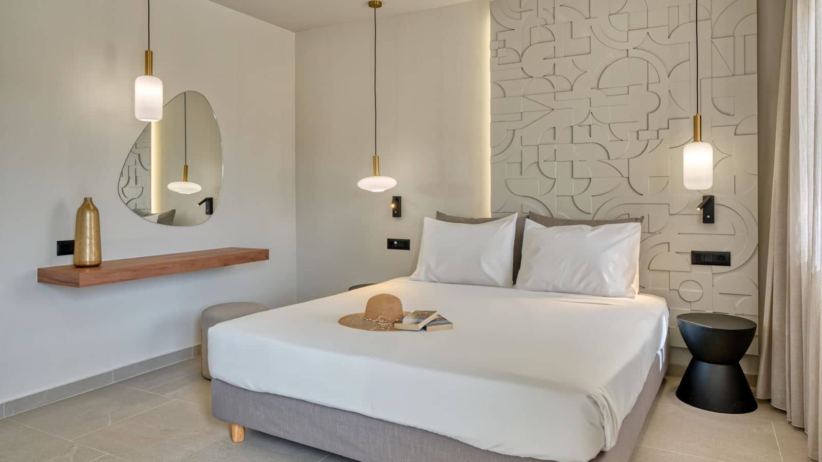 rooms-superior-family-room
