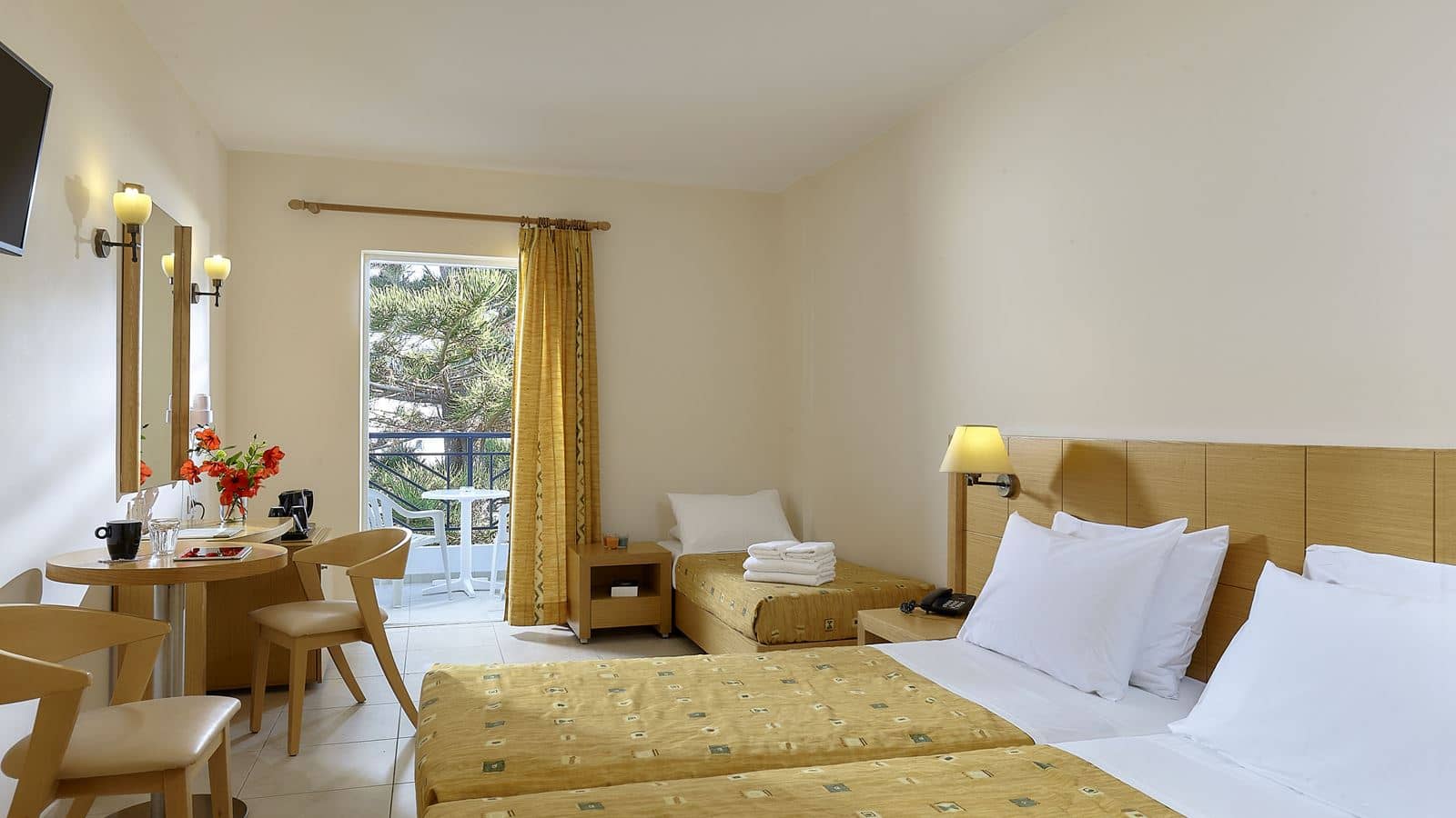 rooms-triple-room-sea-view