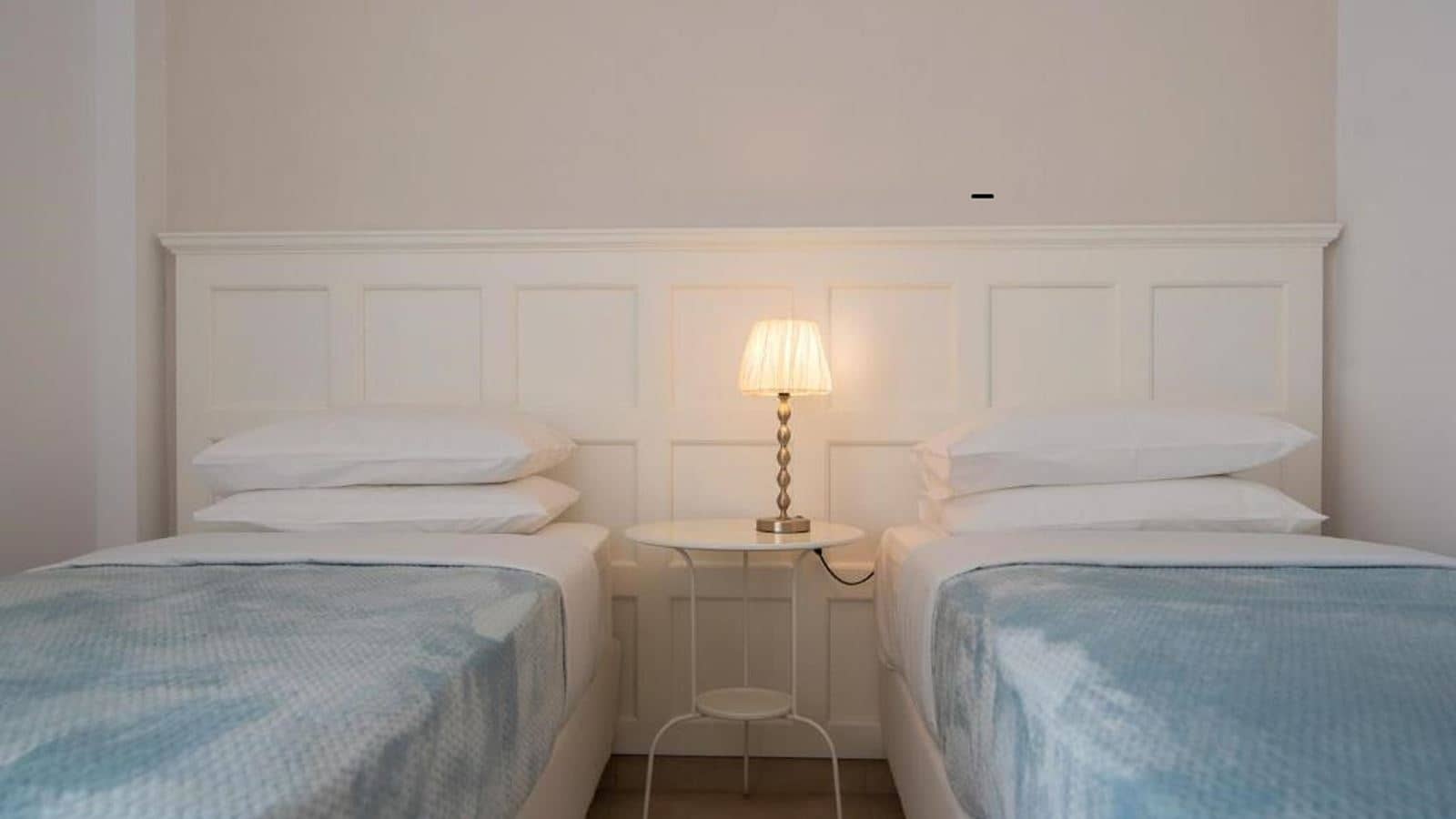 rooms-deluxe-double-room