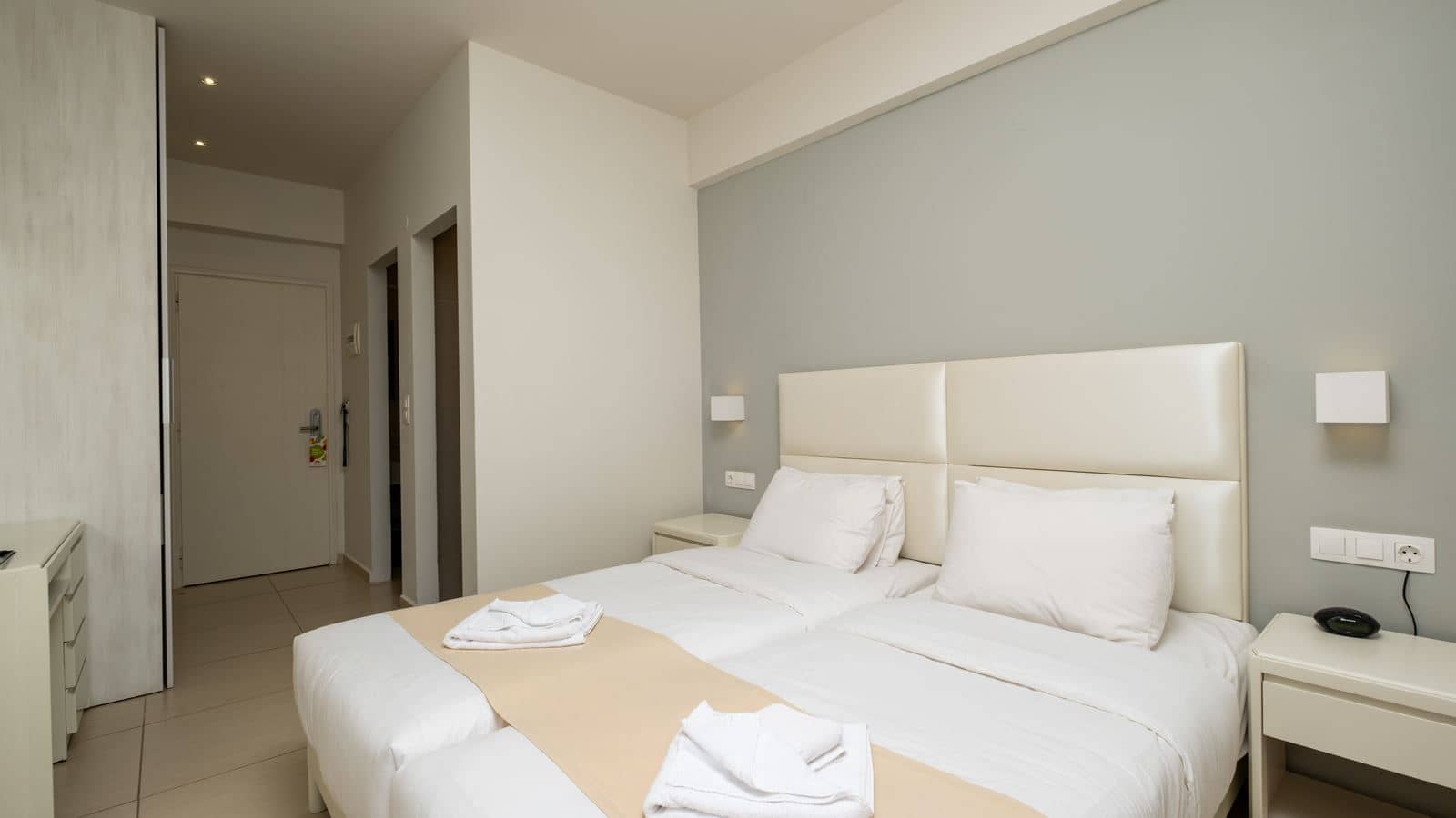 rooms-standard-room-land-view