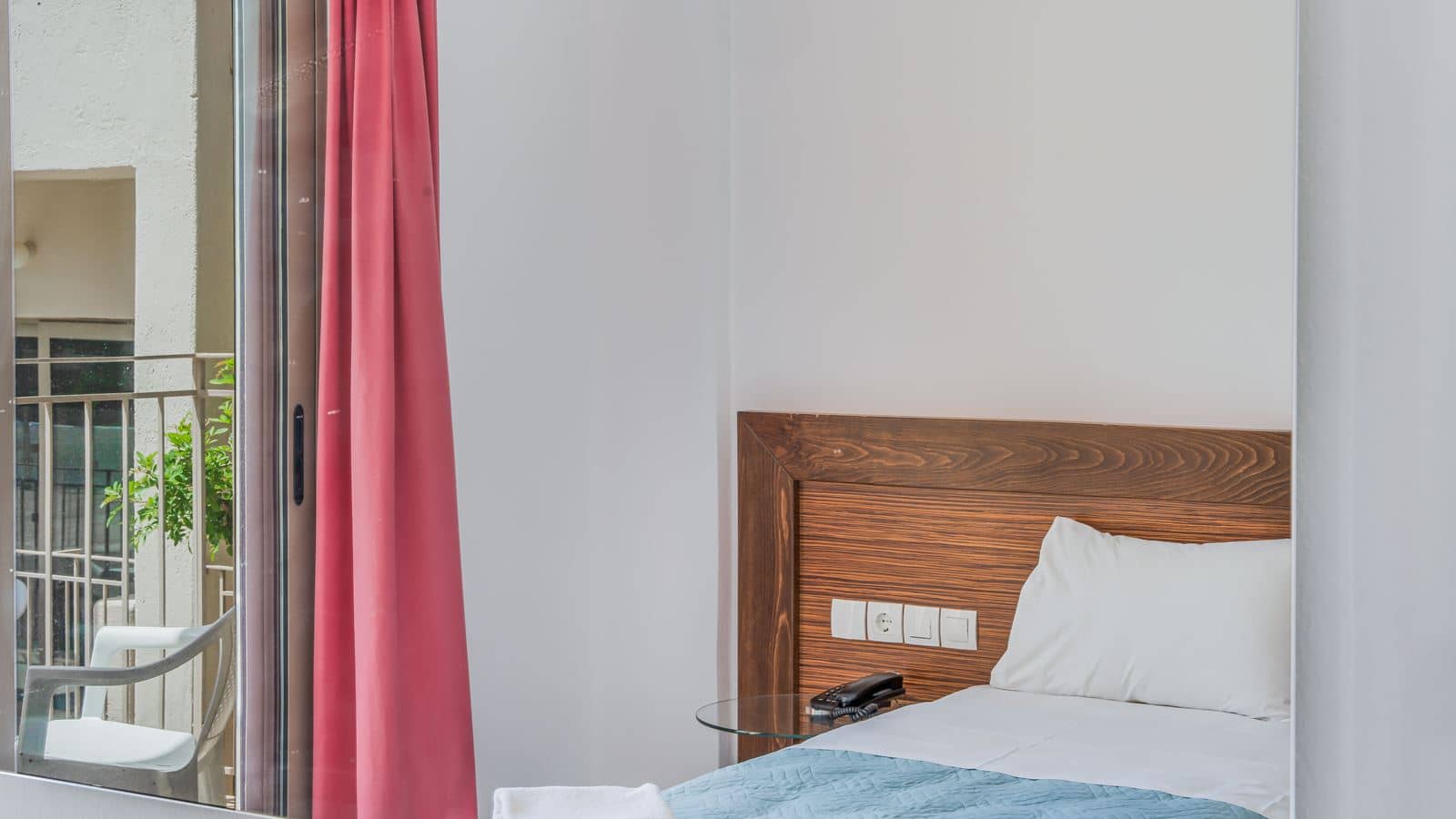 rooms-standard-twin-double-room-balcony-or-terrace