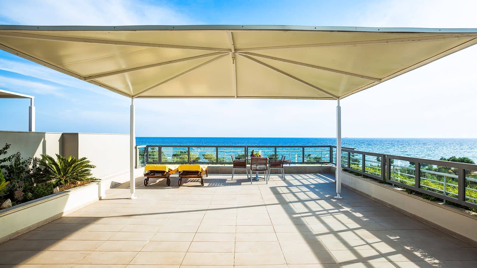 rooms-deluxe-suite-sea-view