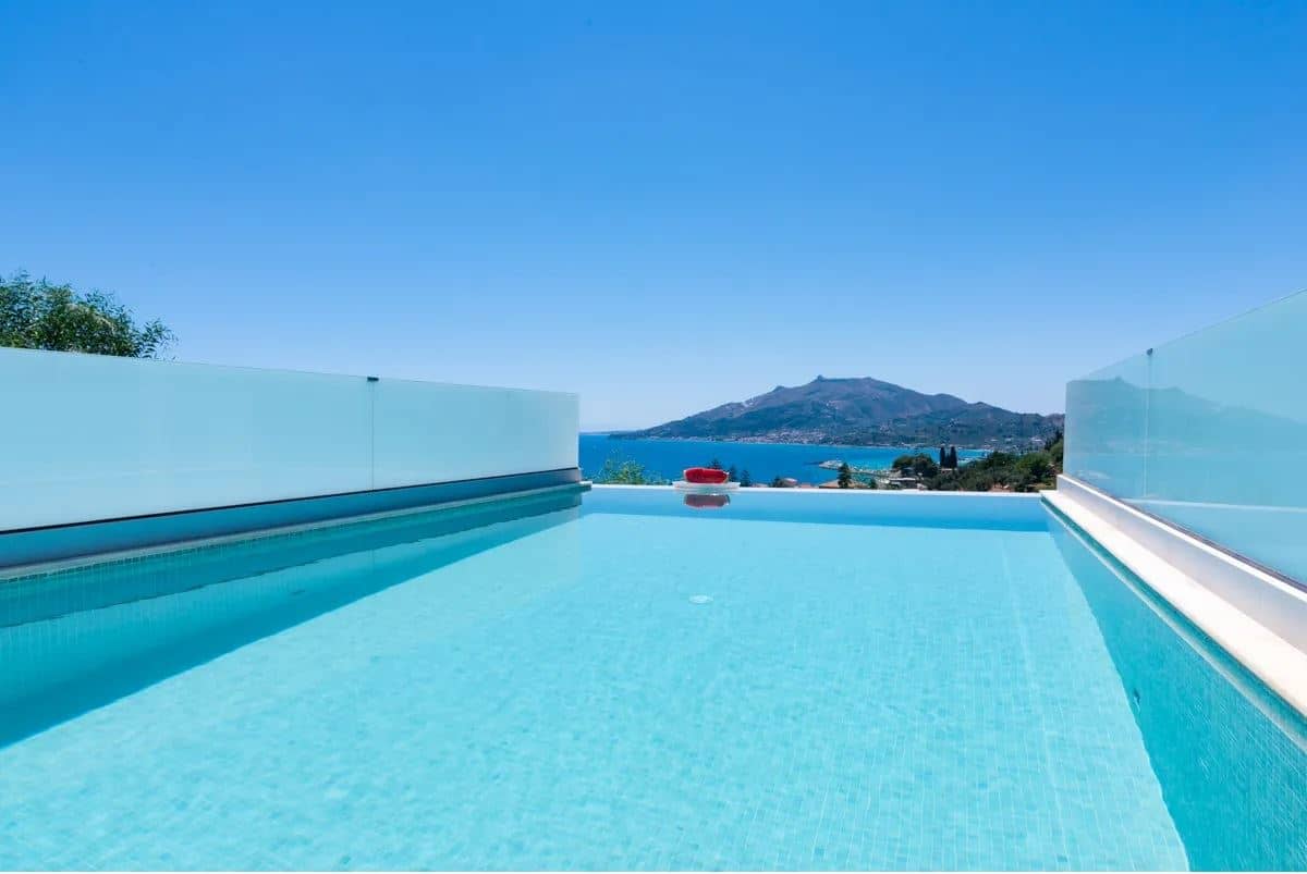 rooms-suite-with-panoramic-sea-view--private-pool