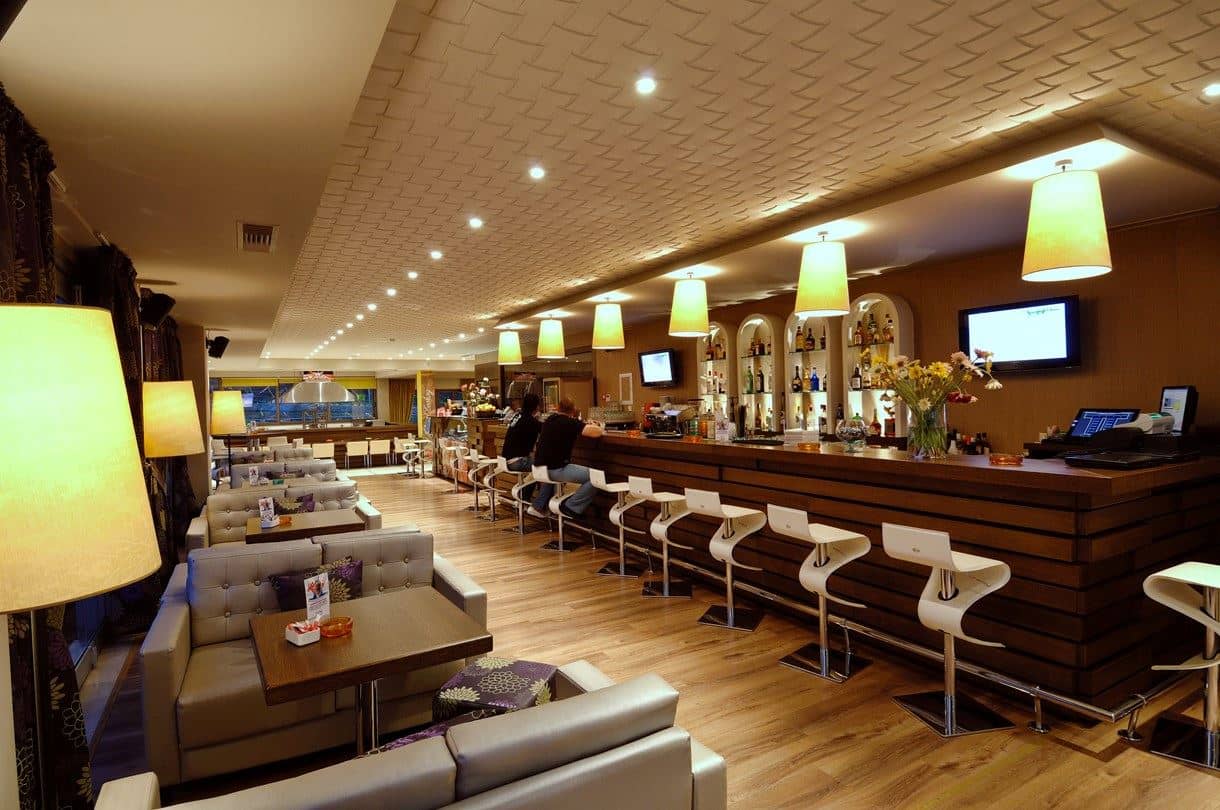 bars-main-bar