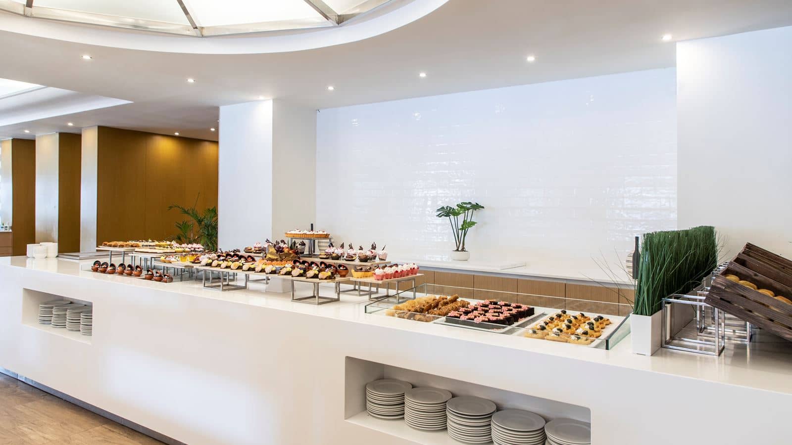 restaurants-flavours-of-eden-main-buffet-restaurant
