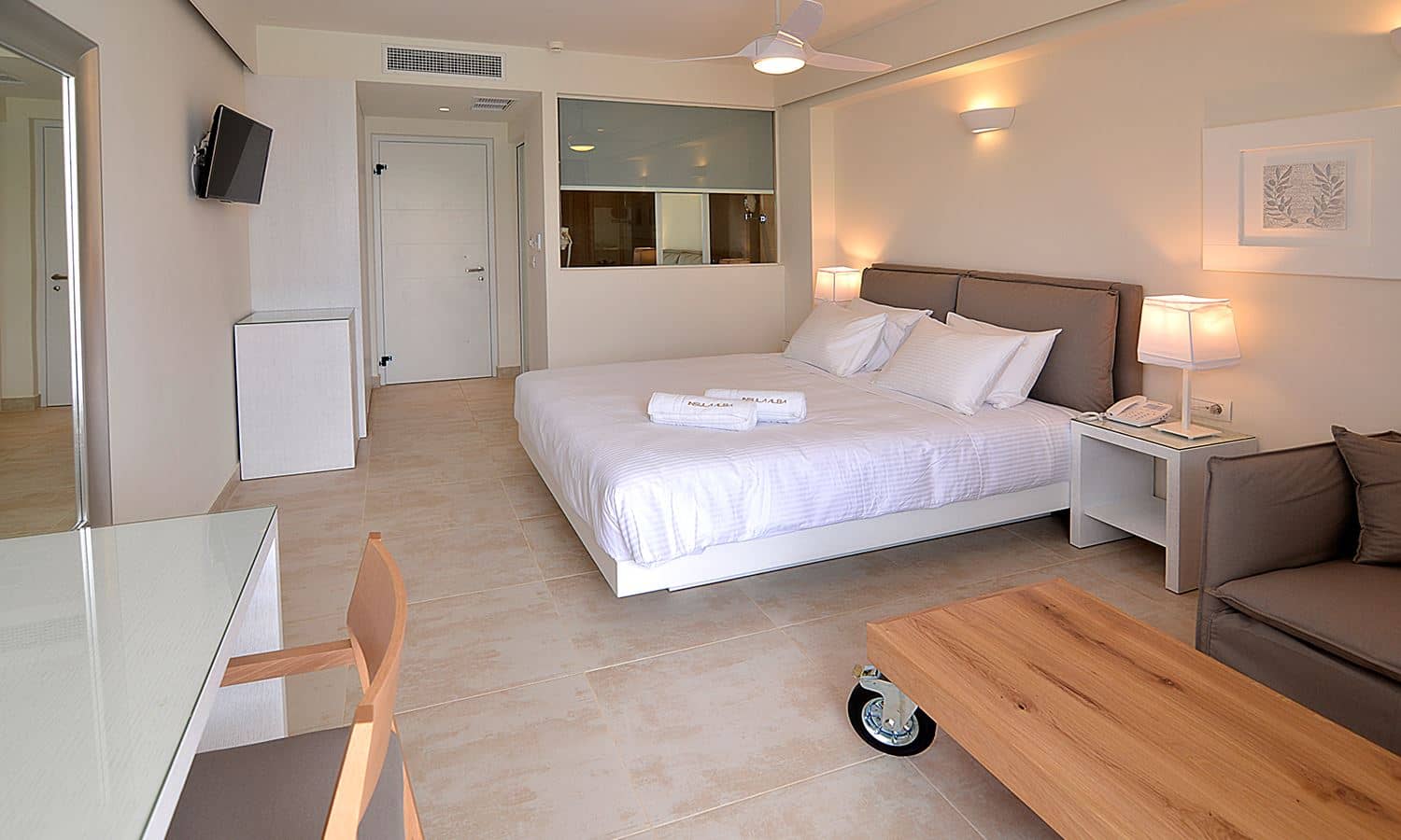 rooms-classic-room