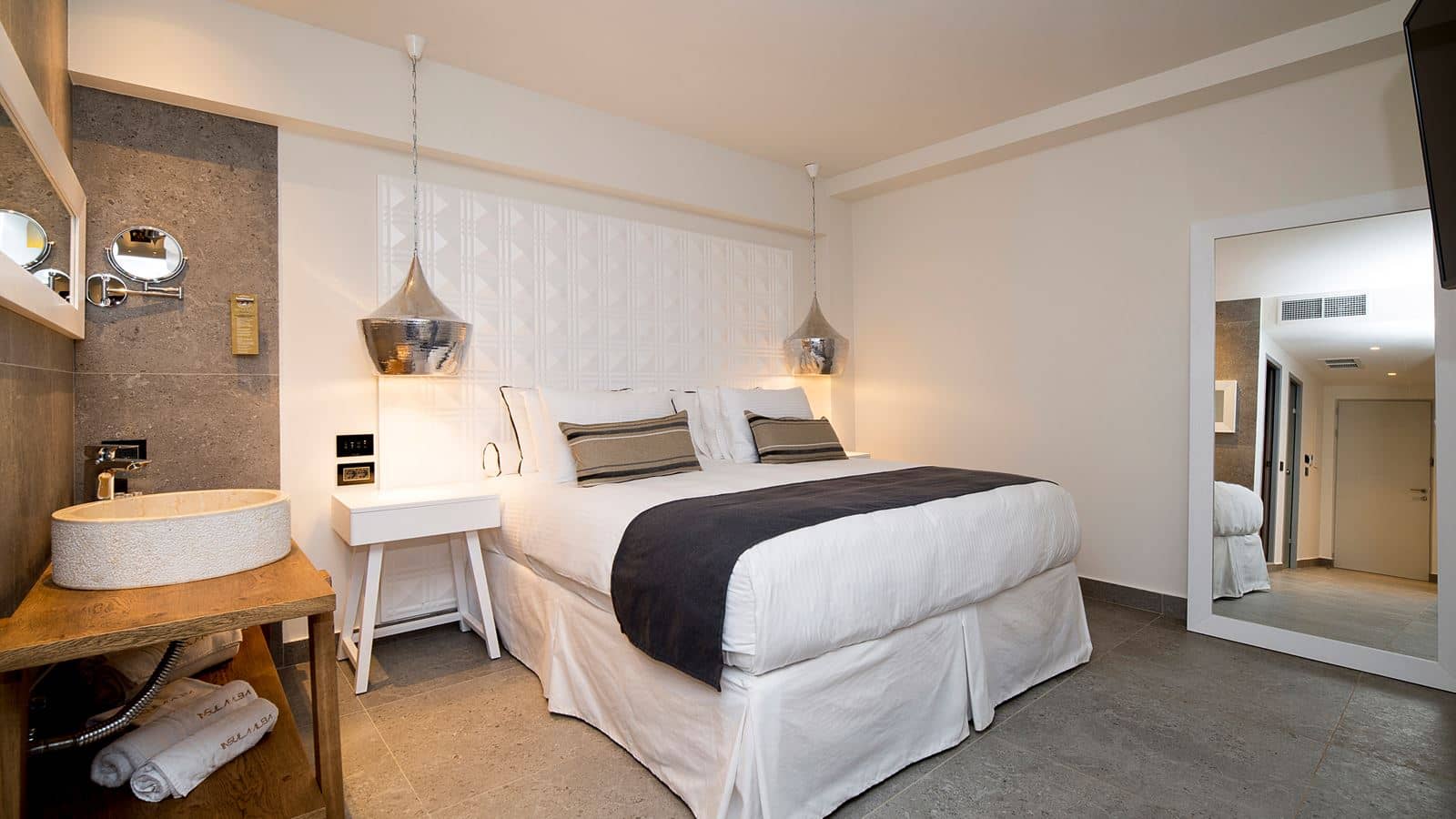 rooms-suite-sea-view-with-private-pool