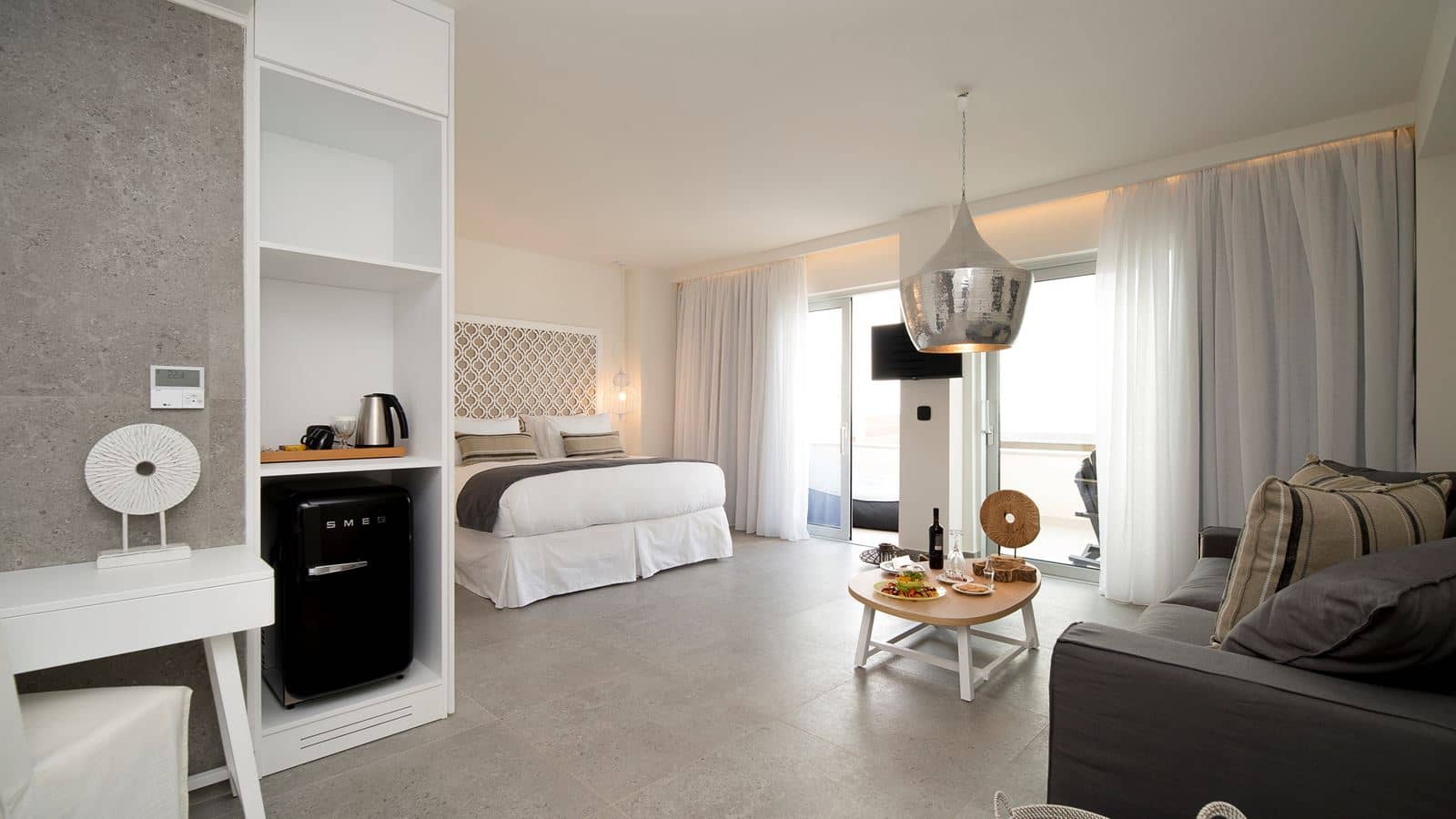 rooms-suite-sea-view-with-private-pool