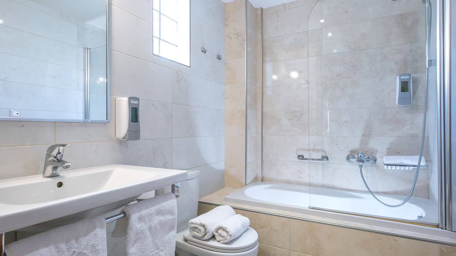 rooms-apartment-deluxe-one-bedroom