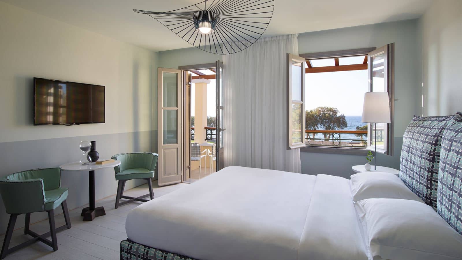 rooms-deluxe-room-seaview