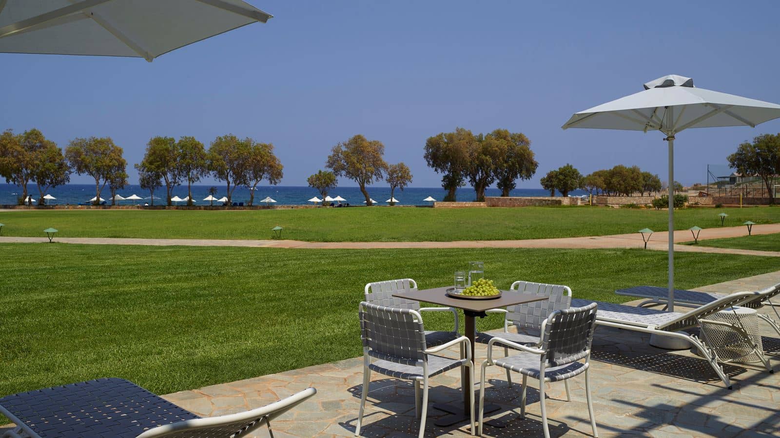 rooms-luxury-1-bedroom-suite-seaview