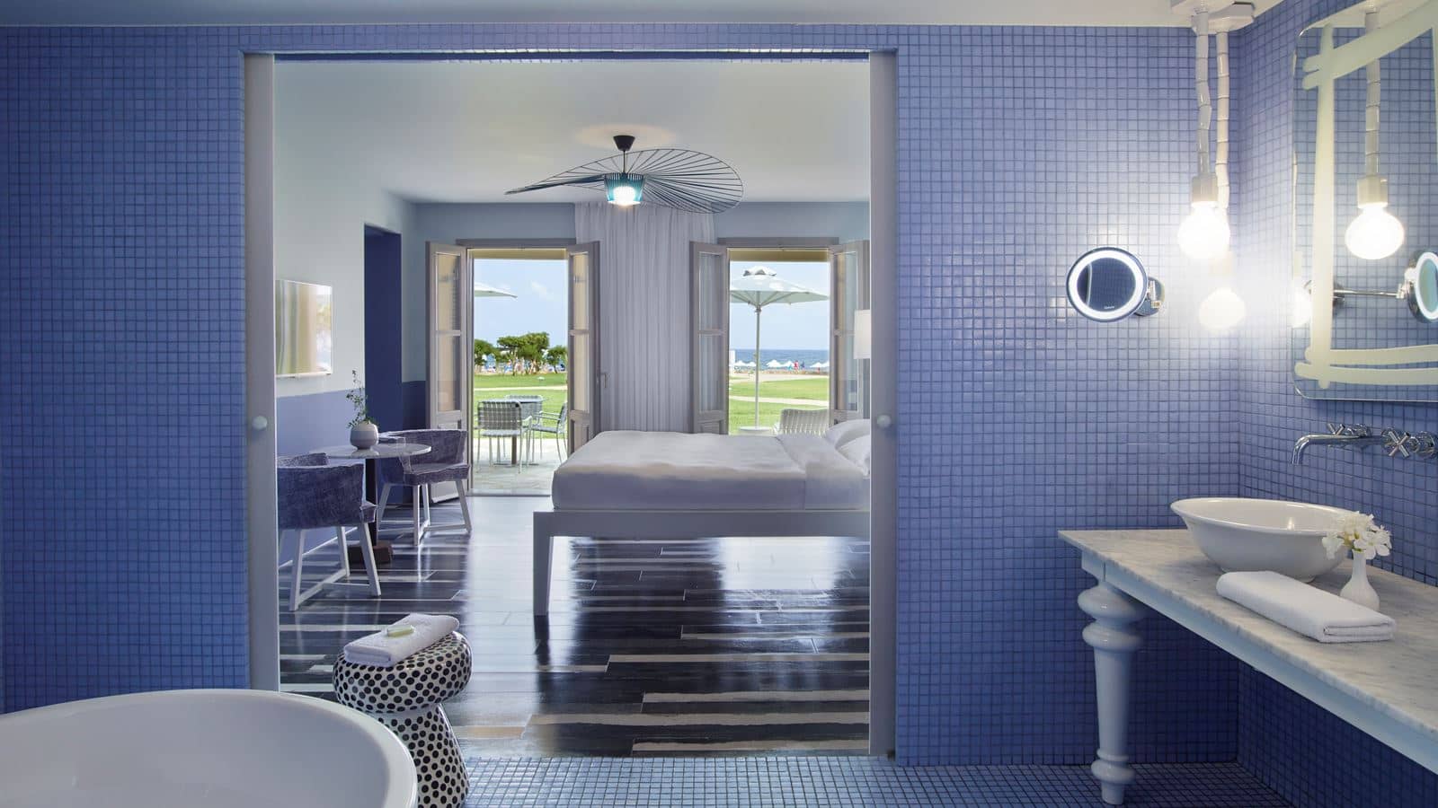 rooms-luxury-1-bedroom-suite-seaview